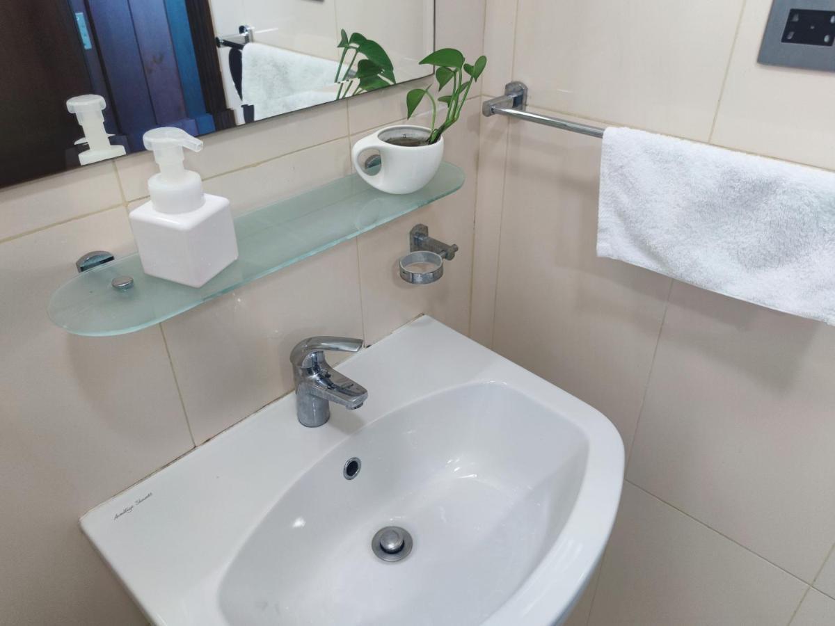 Abu Dhabi Cozy Mangrove View, Seaview 1 Bedroom 1 Partition Apartment Not Hotel Екстериор снимка